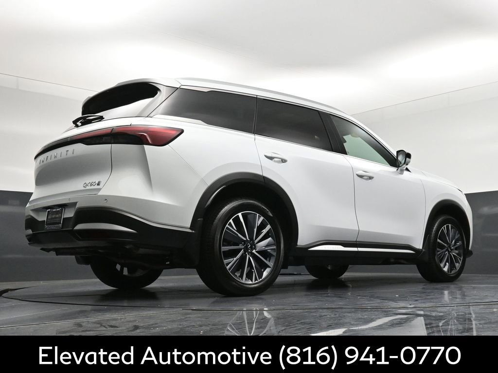 Certified 2026 INFINITI QX60 Luxe w/ Family Package AWD/4WD image 33