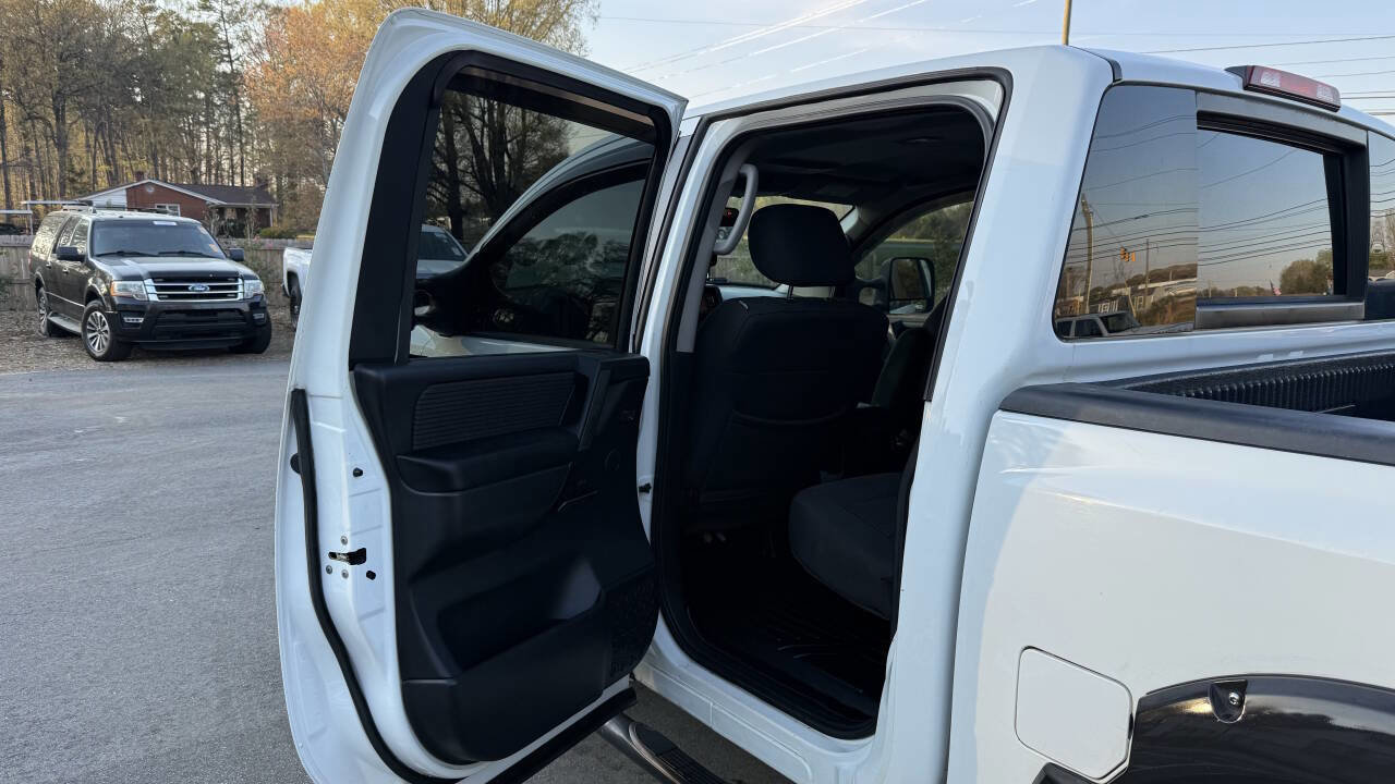 Used 2014 Nissan Titan SV w/ SV Value Truck Package AWD/4WD image 14