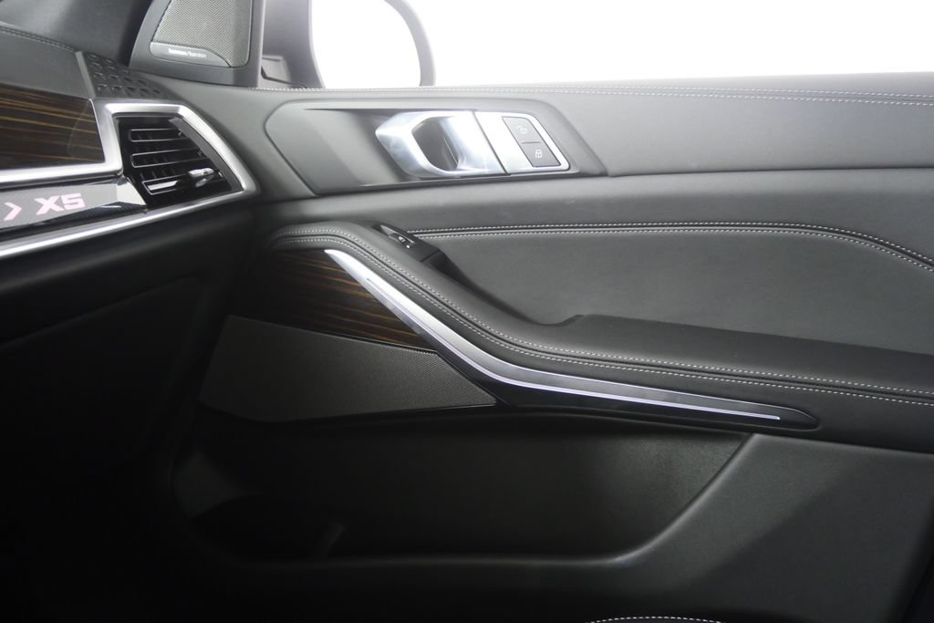 Certified 2026 BMW X5 xDrive40i AWD/4WD image 25