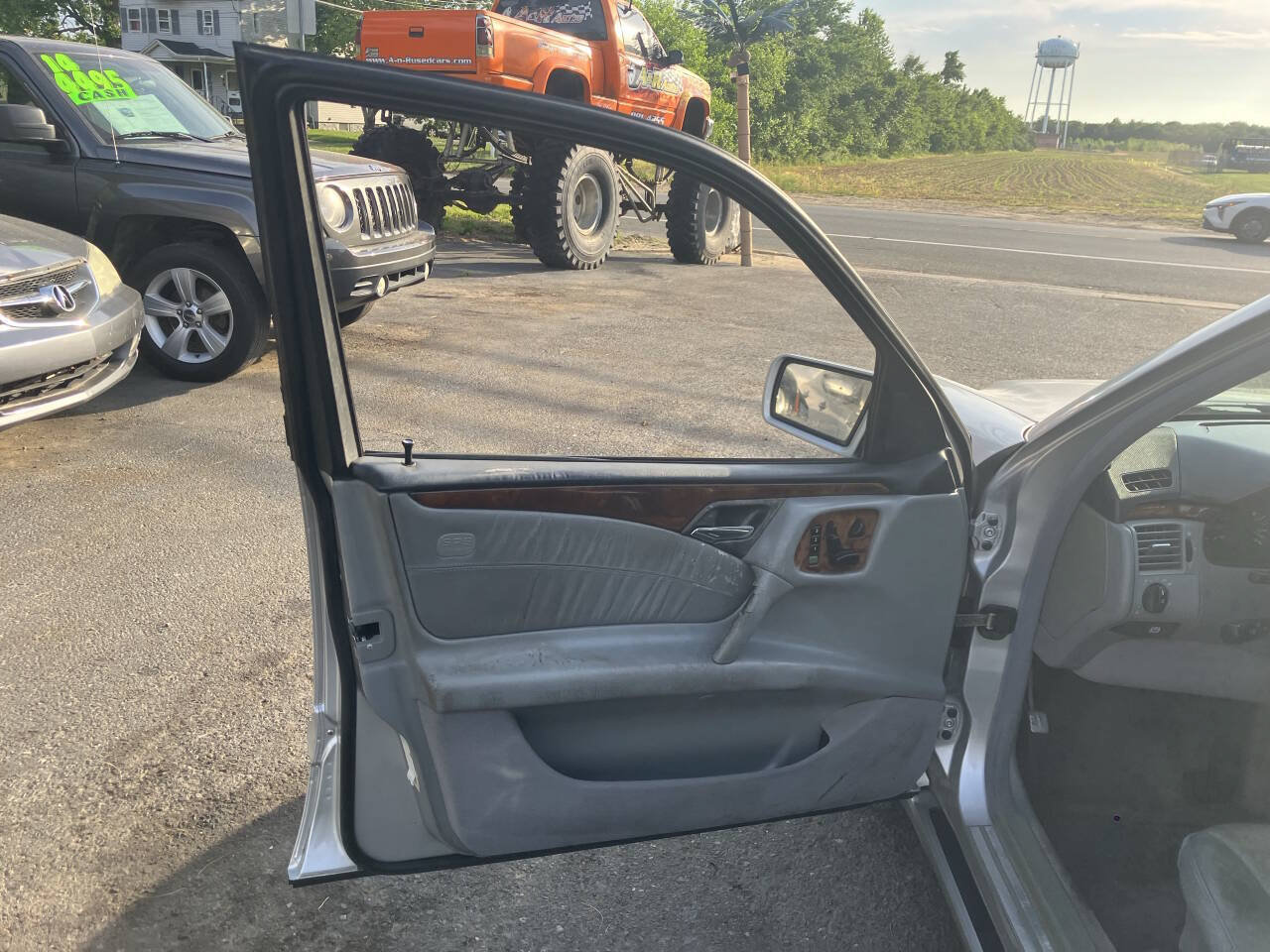 Used 1999 Mercedes-Benz E 430 Sedan image 17