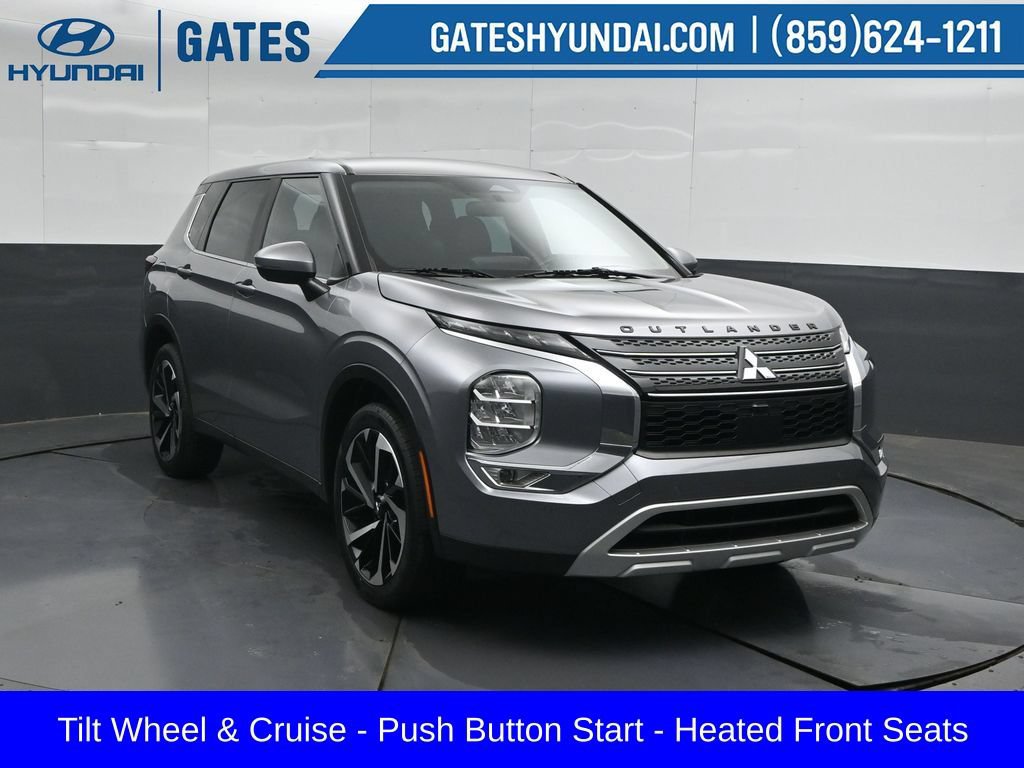 Used 2023 Mitsubishi Outlander SE FWD image 4