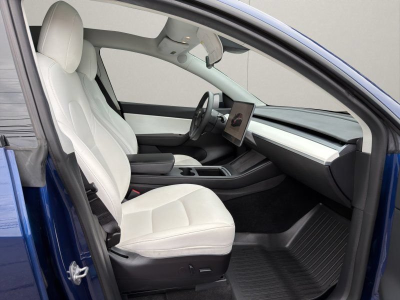 Used 2022 Tesla Model Y Long Range AWD/4WD image 13