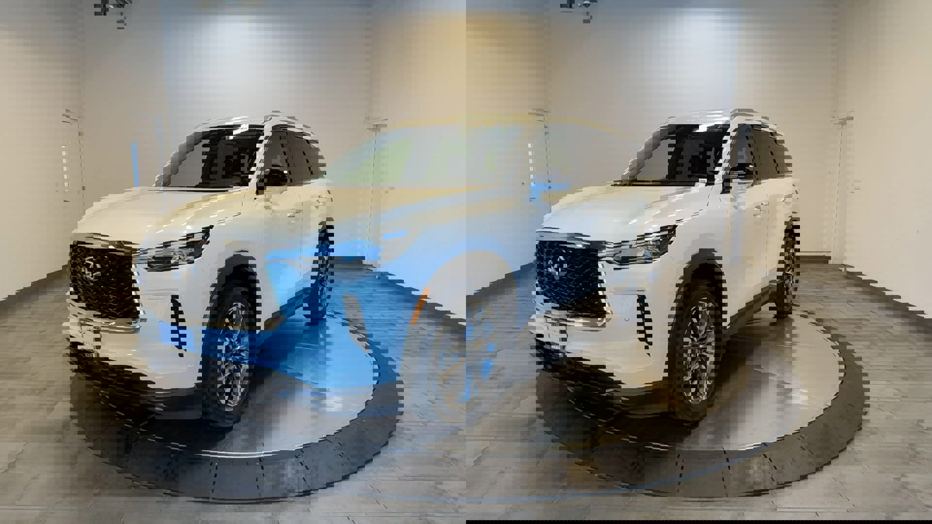 Certified 2025 INFINITI QX60 Luxe w/ Cargo Package AWD/4WD image 4