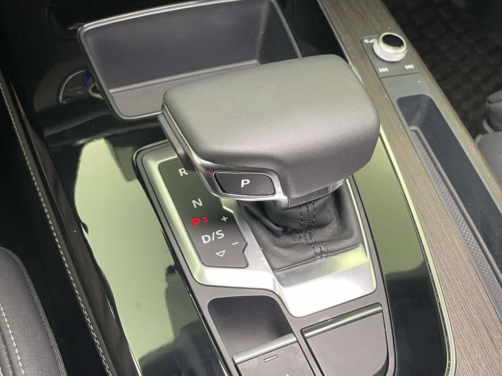 Certified 2025 Audi Q5 2.0T Premium Plus w/ Premium Plus Package AWD/4WD image 34