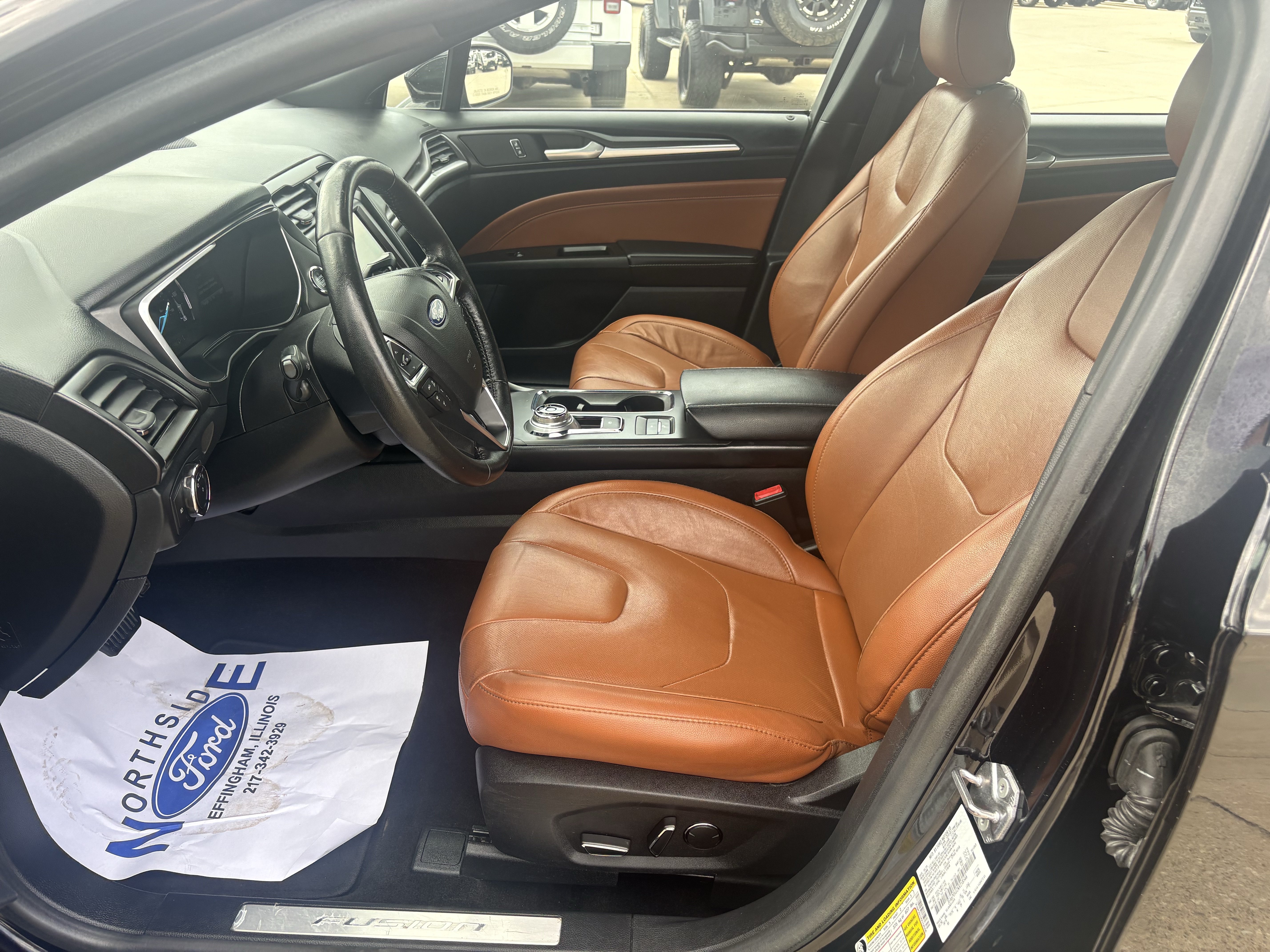Used 2019 Ford Fusion Energi Titanium FWD image 10