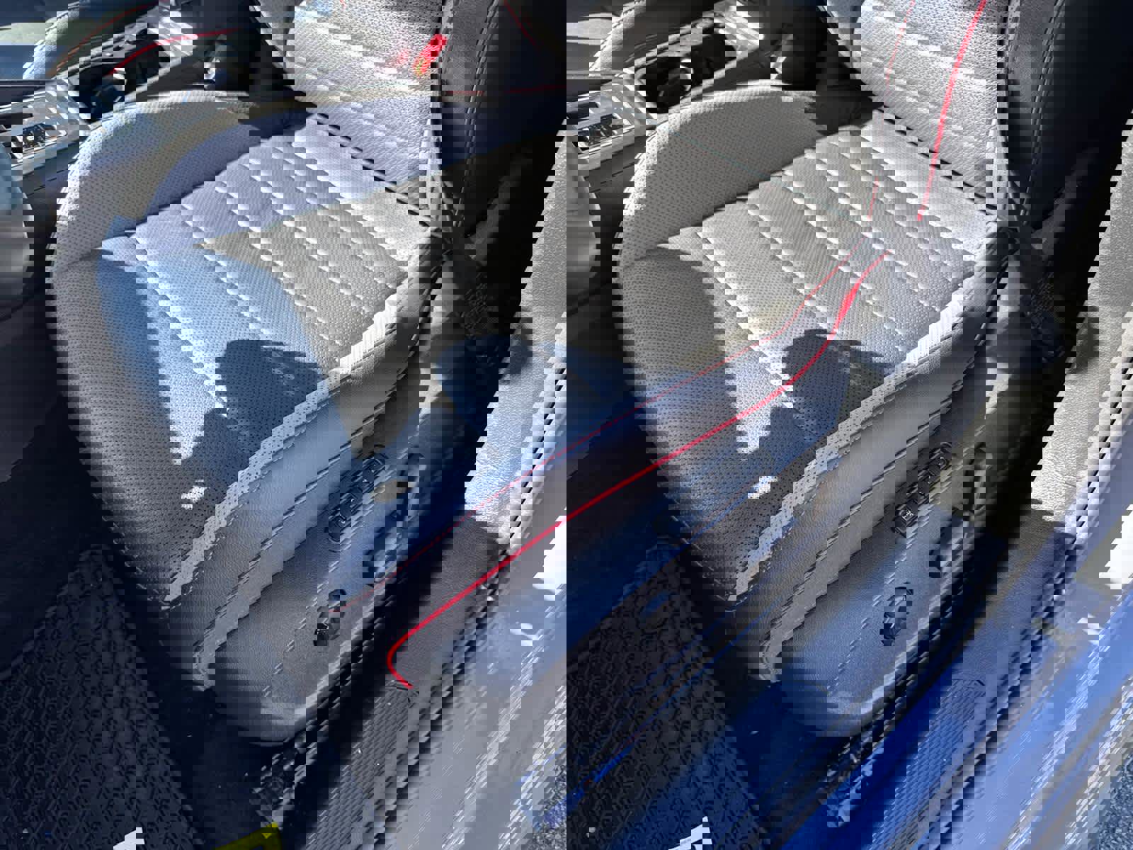 Used 2022 Volkswagen GTI SE image 17