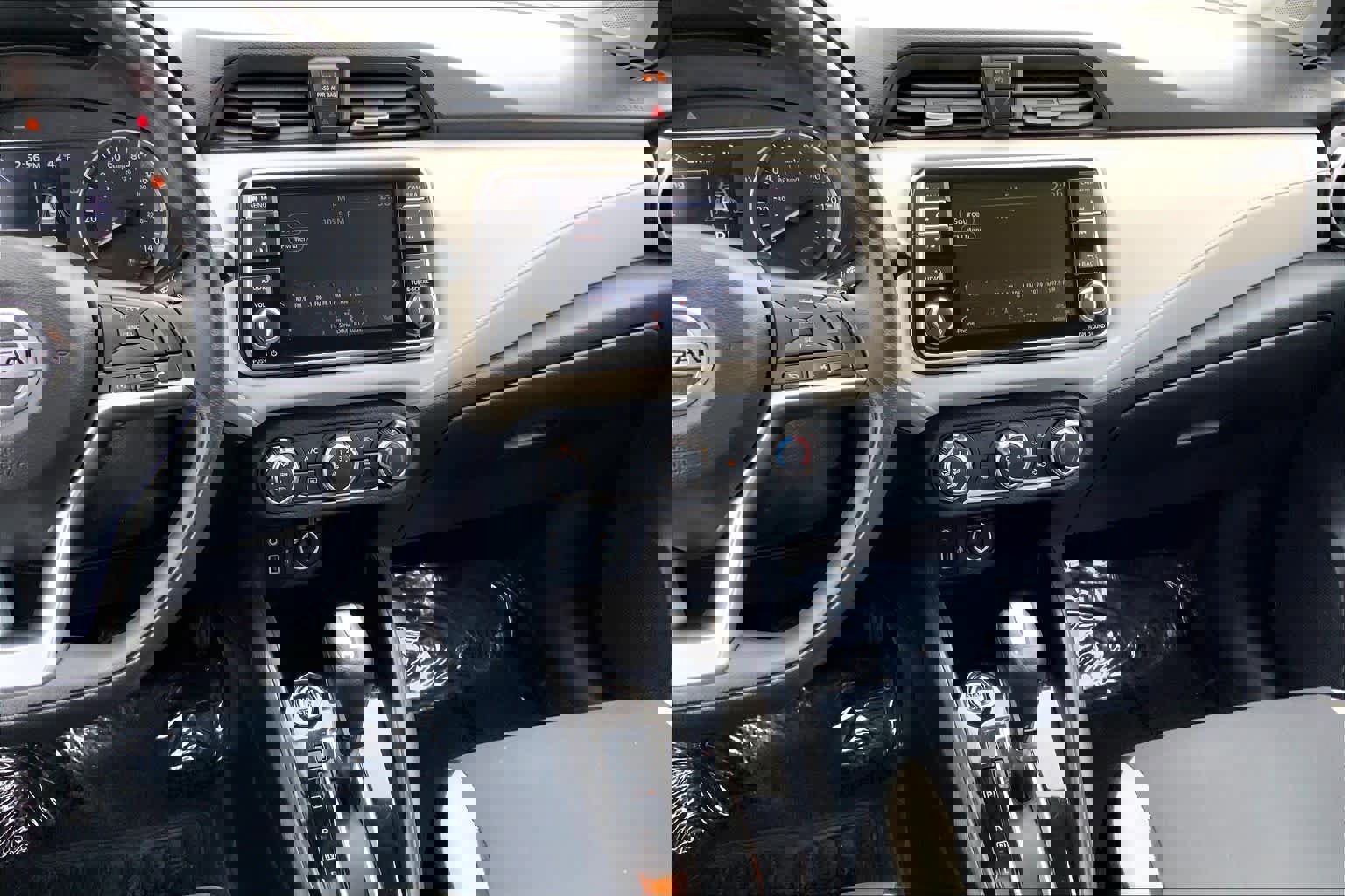 Used 2021 Nissan Versa SV image 6