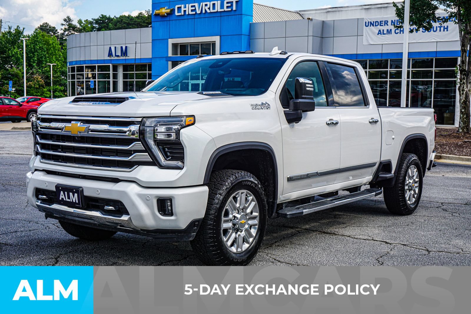 Used 2025 Chevrolet Silverado 3500 High Country w/ High Country Premium Package AWD/4WD image 4