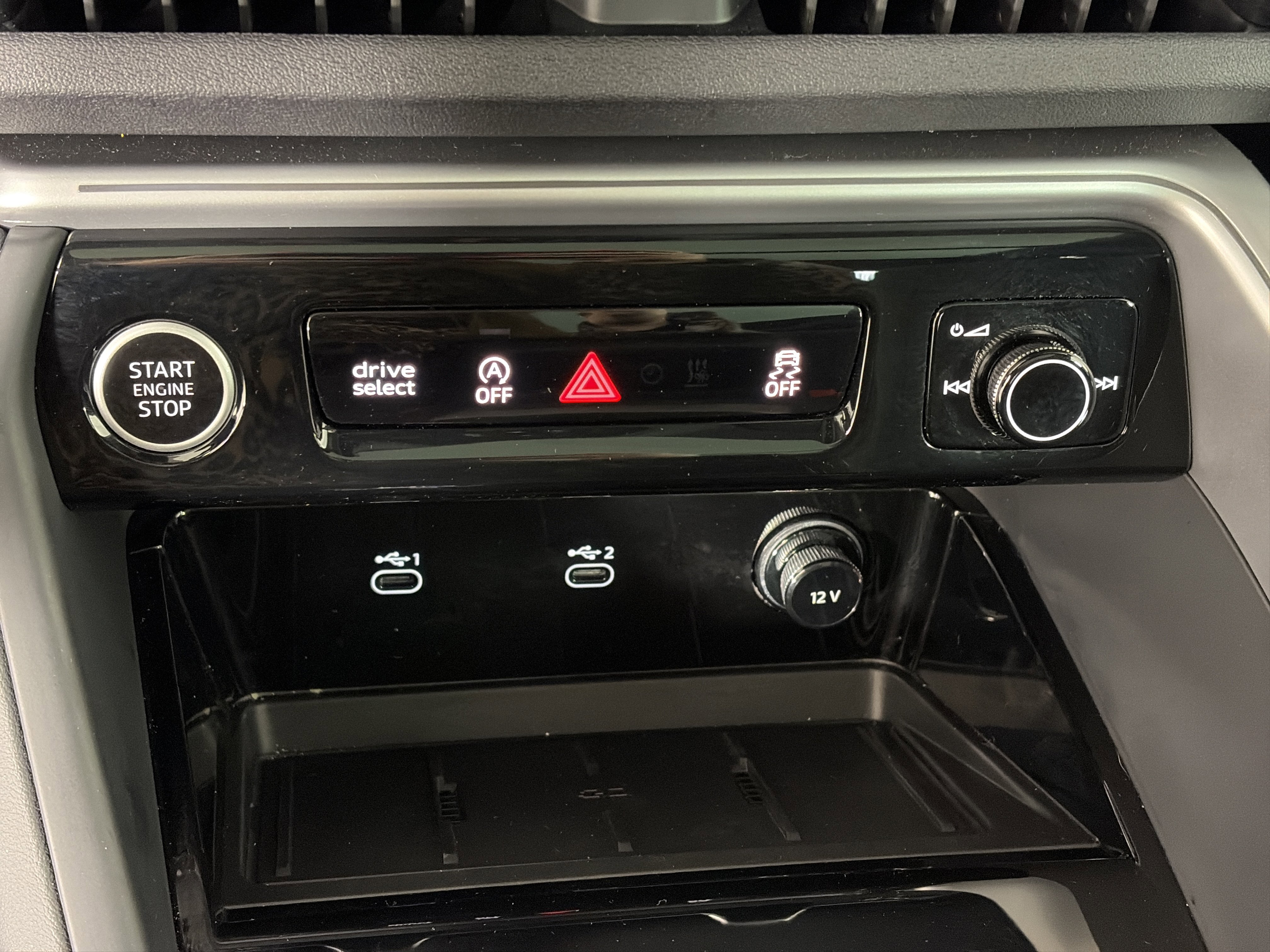 Used 2025 Audi Q5 Premium Plus w/ Premium Plus image 24