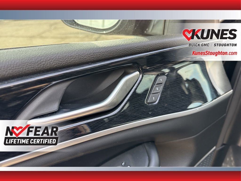 Used 2023 Jeep Grand Cherokee Trailhawk w/ Luxury Tech Group III image 21