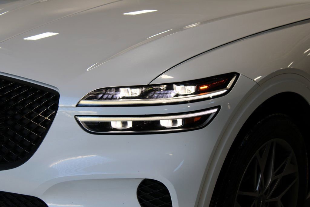 Used 2023 Genesis GV70 2.5T w/ Select Package image 2