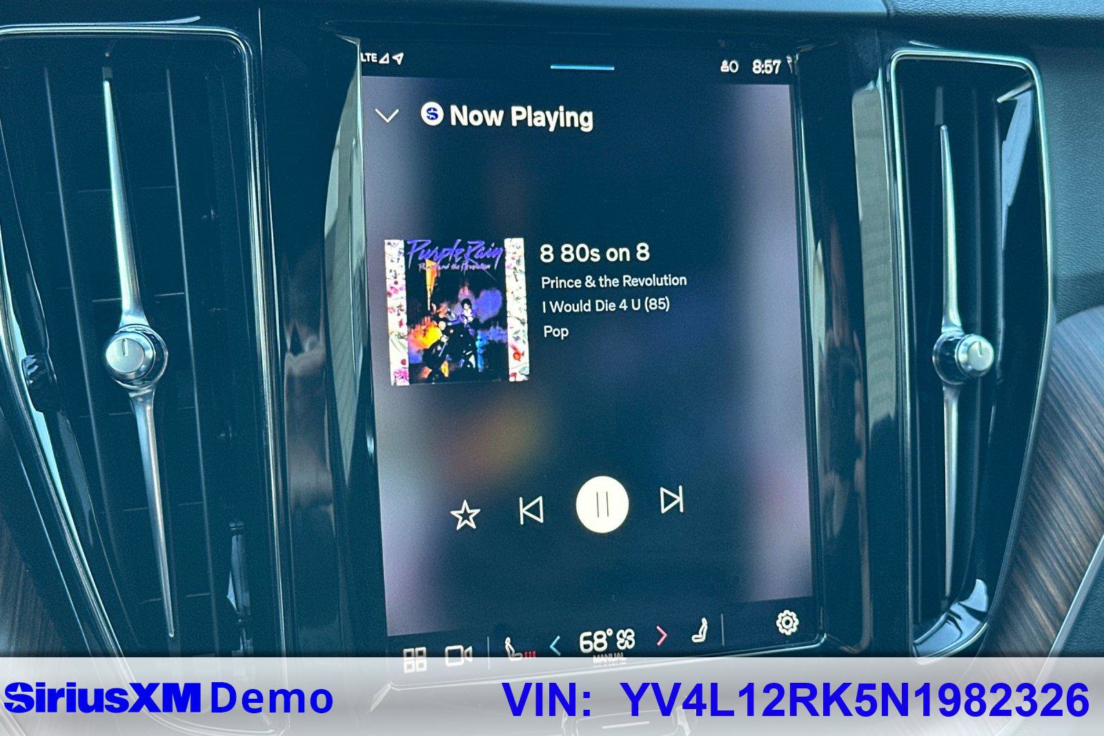 Certified 2022 Volvo XC60 B5 Momentum image 36