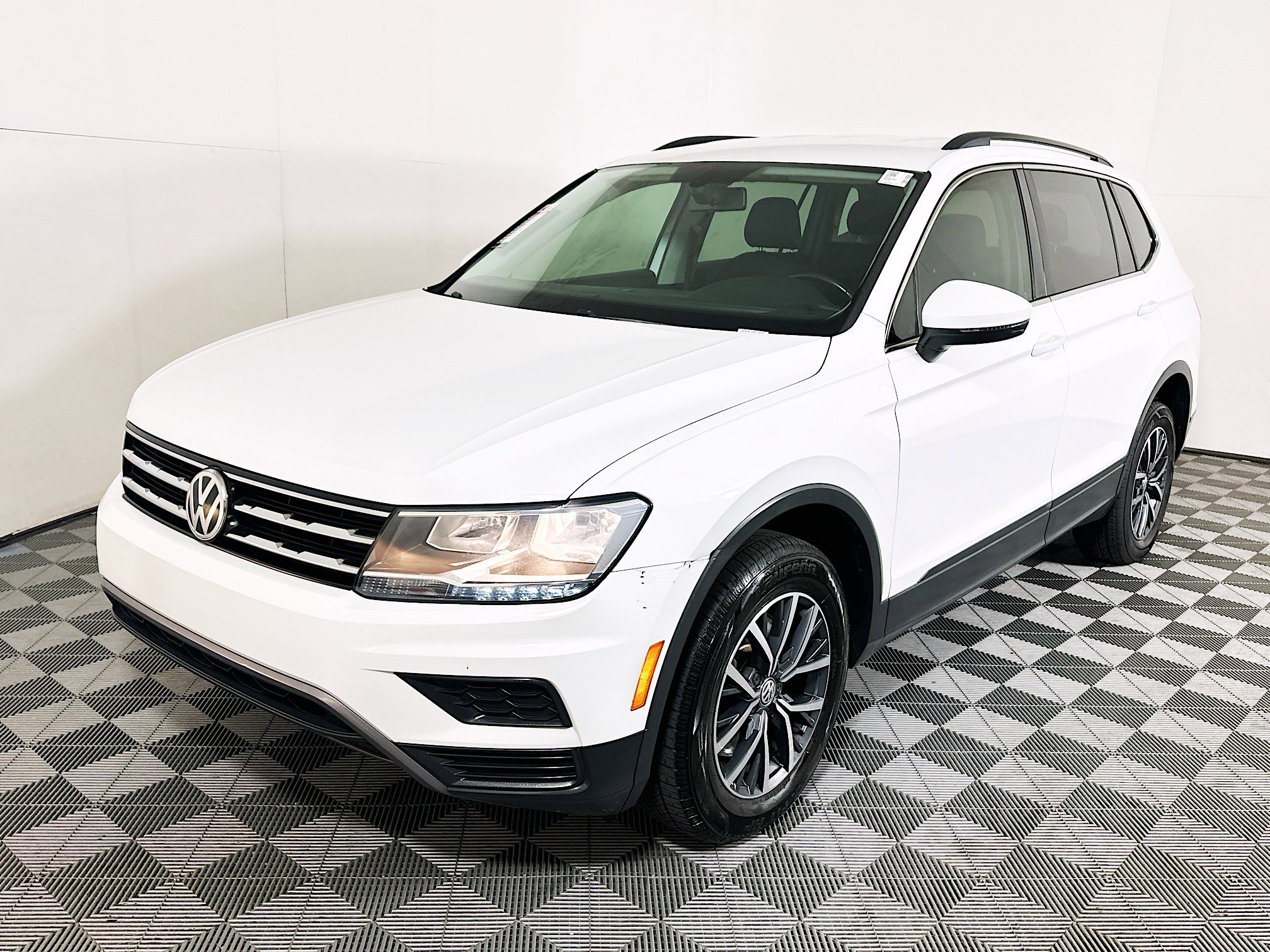 Used 2019 Volkswagen Tiguan SE FWD image 7