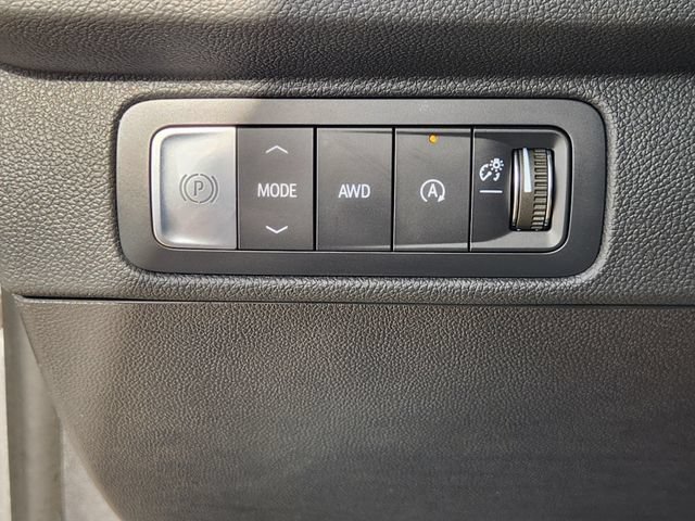 Used 2026 Chevrolet Traverse LT AWD/4WD image 21