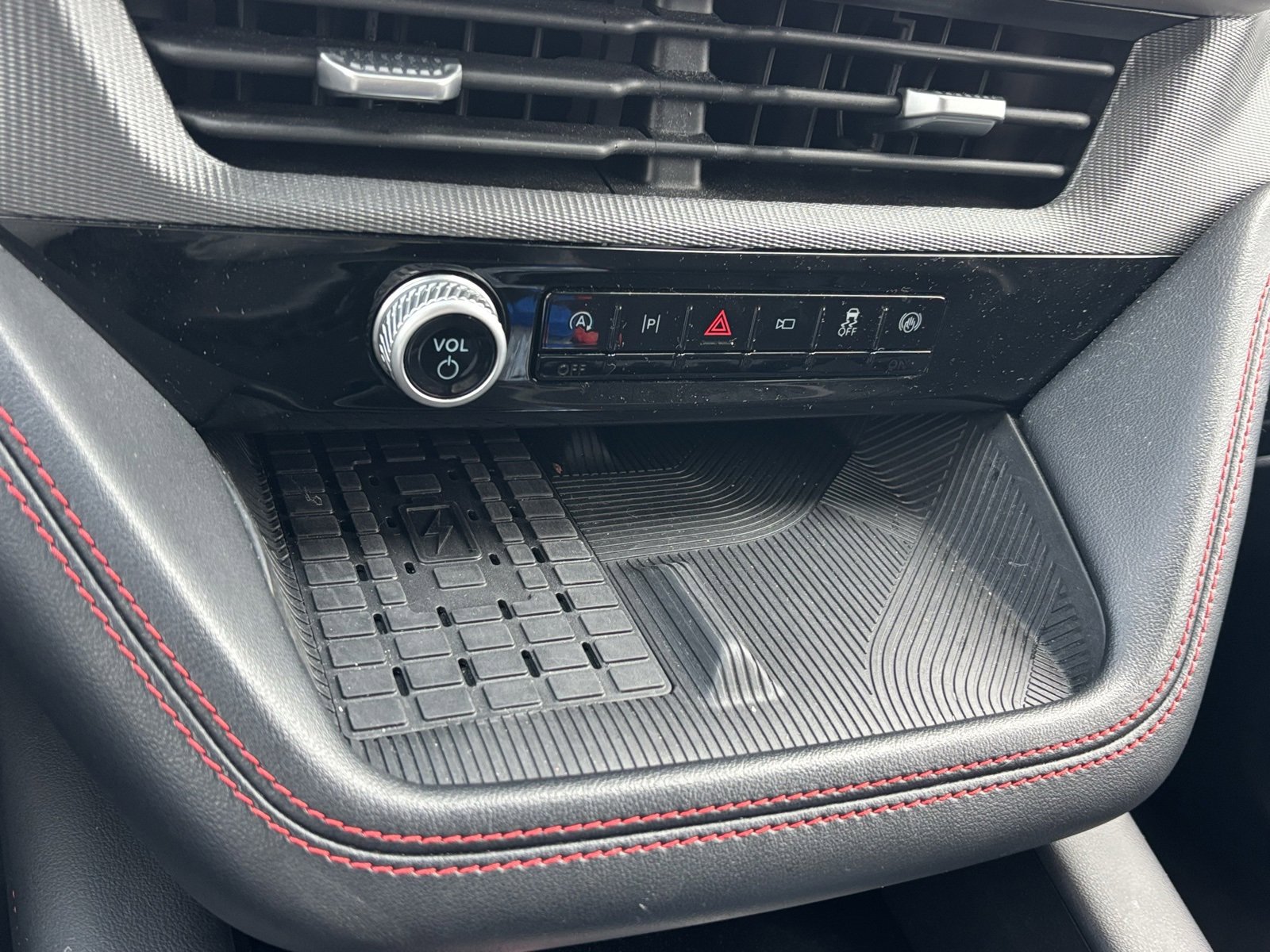 Used 2025 Ford Explorer ST image 5