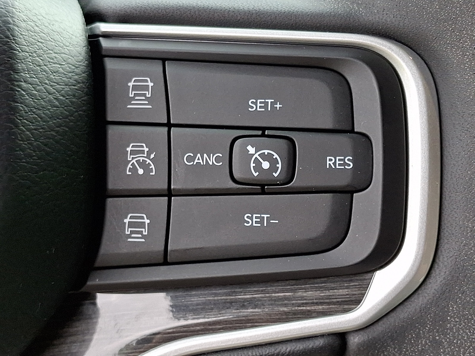 Used 2022 Jeep Wagoneer Series II AWD/4WD image 22
