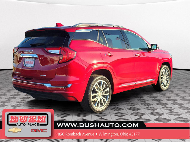 Used 2024 GMC Terrain Denali w/ Denali Premium Package AWD/4WD image 4
