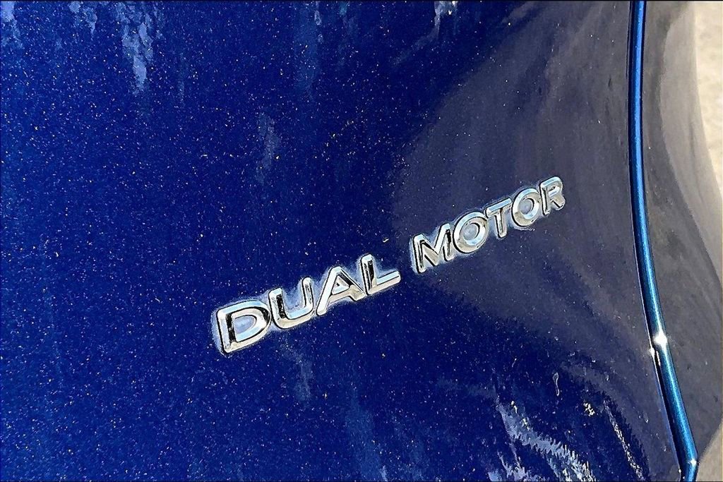 Used 2023 Tesla Model Y Long Range image 11