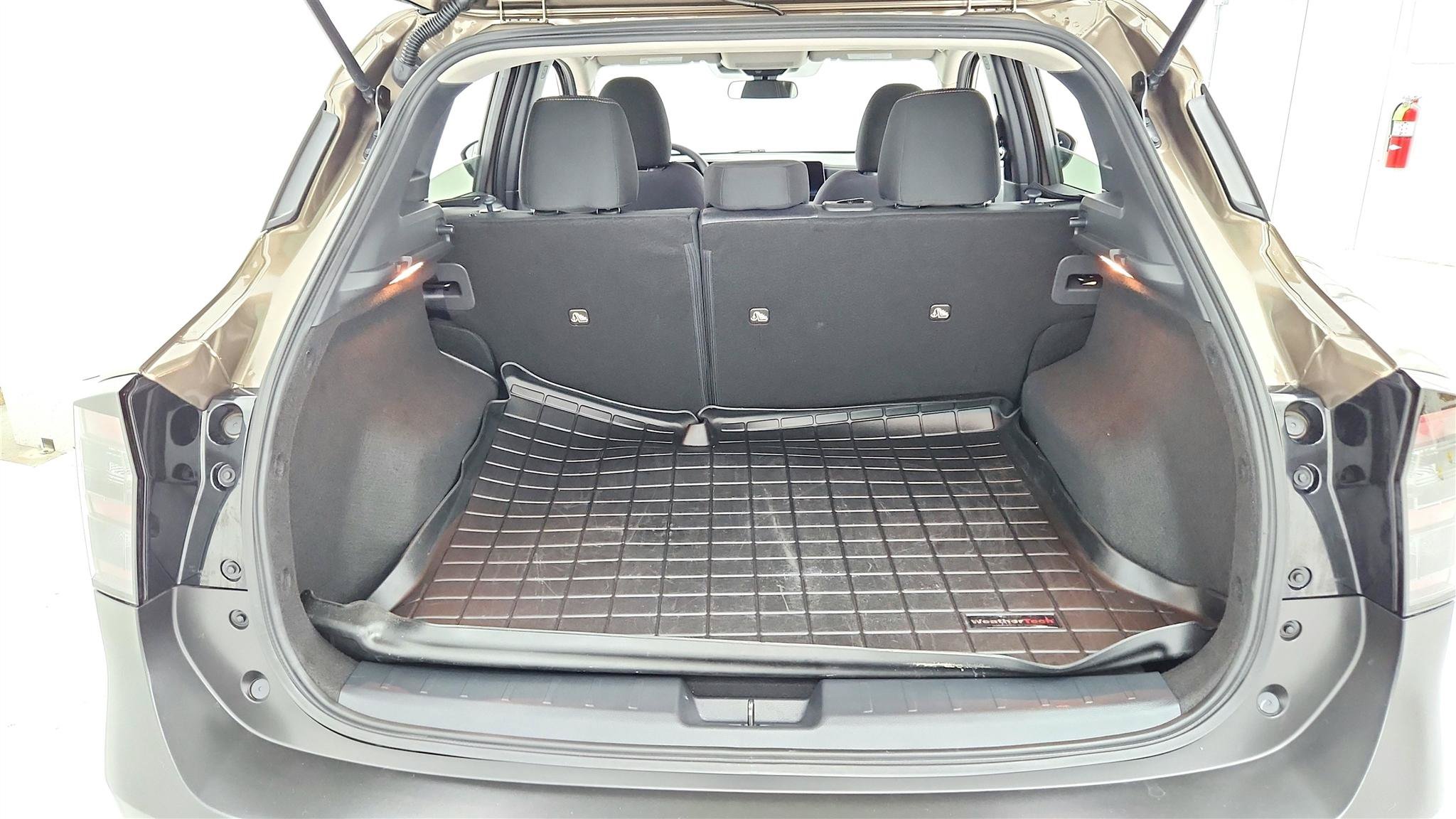 Used 2025 Nissan Kicks SV w/ Charging Package FWD image 26