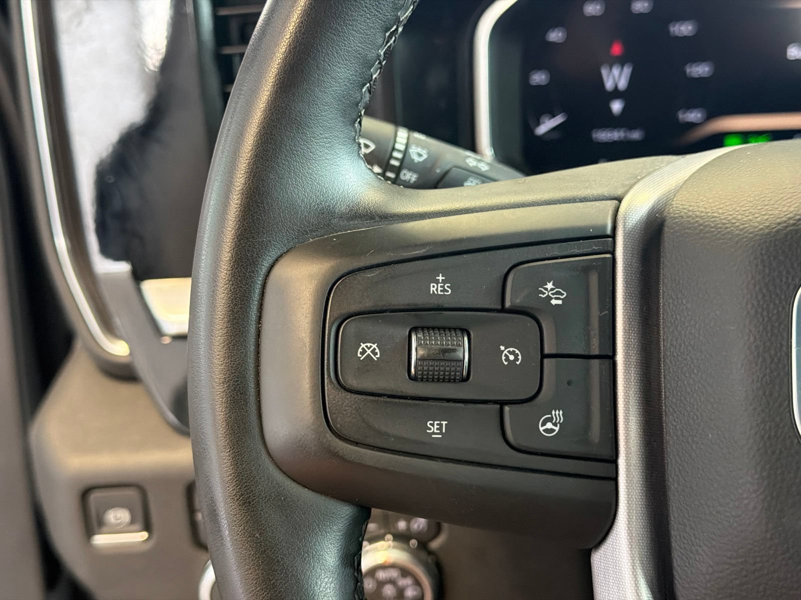 Used 2026 GMC Sierra 1500 SLT AWD/4WD image 18