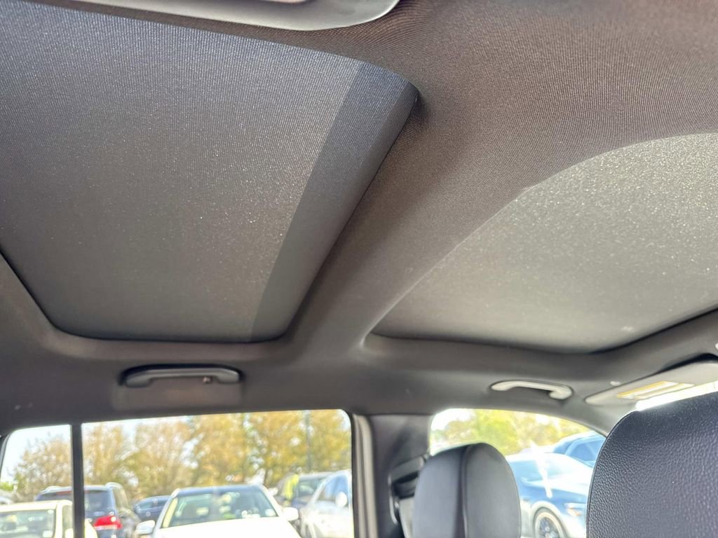 Used 2025 Mercedes-Benz GLB 250 image 10