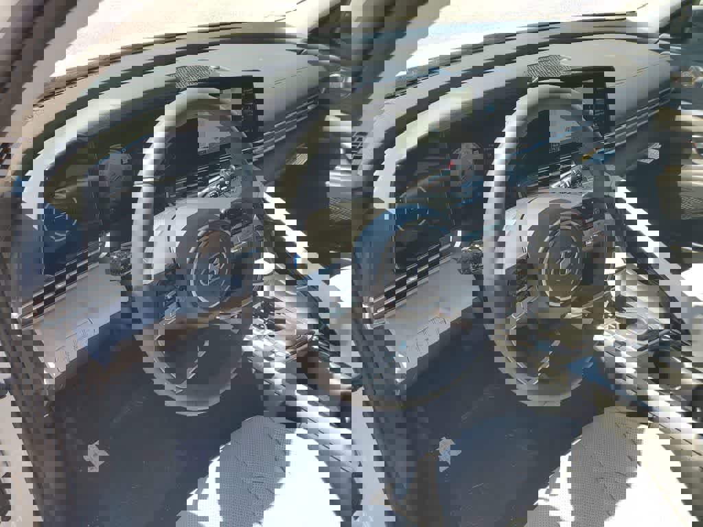 New 2026 Hyundai Elantra Limited image 24