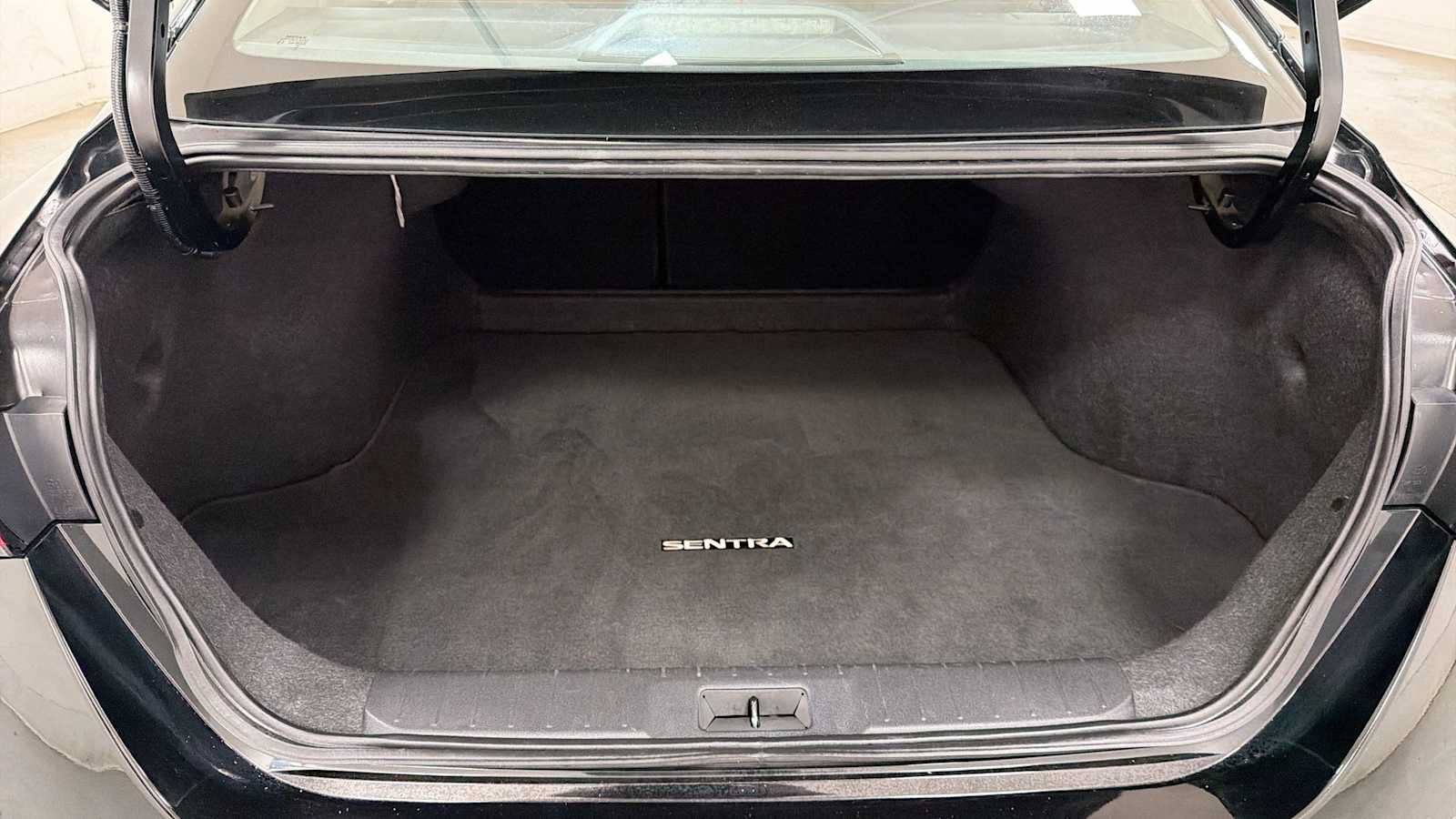 Used 2024 Nissan Sentra SV FWD image 26
