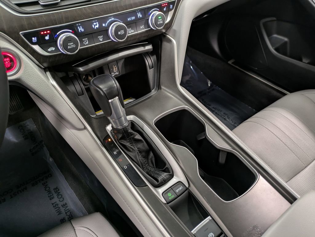 Used 2018 Honda Accord Touring image 14
