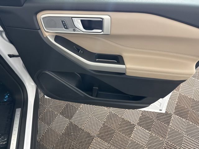 Used 2023 Ford Explorer Limited image 24