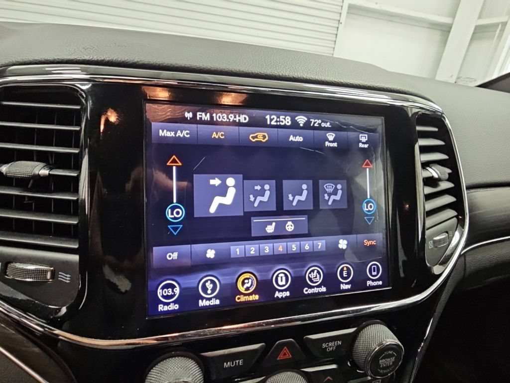 Used 2019 Jeep Grand Cherokee Limited AWD/4WD image 15