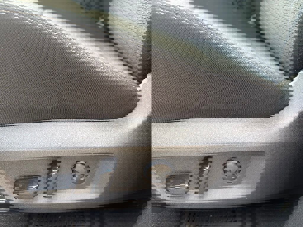 Used 2023 Nissan Rogue SV image 13