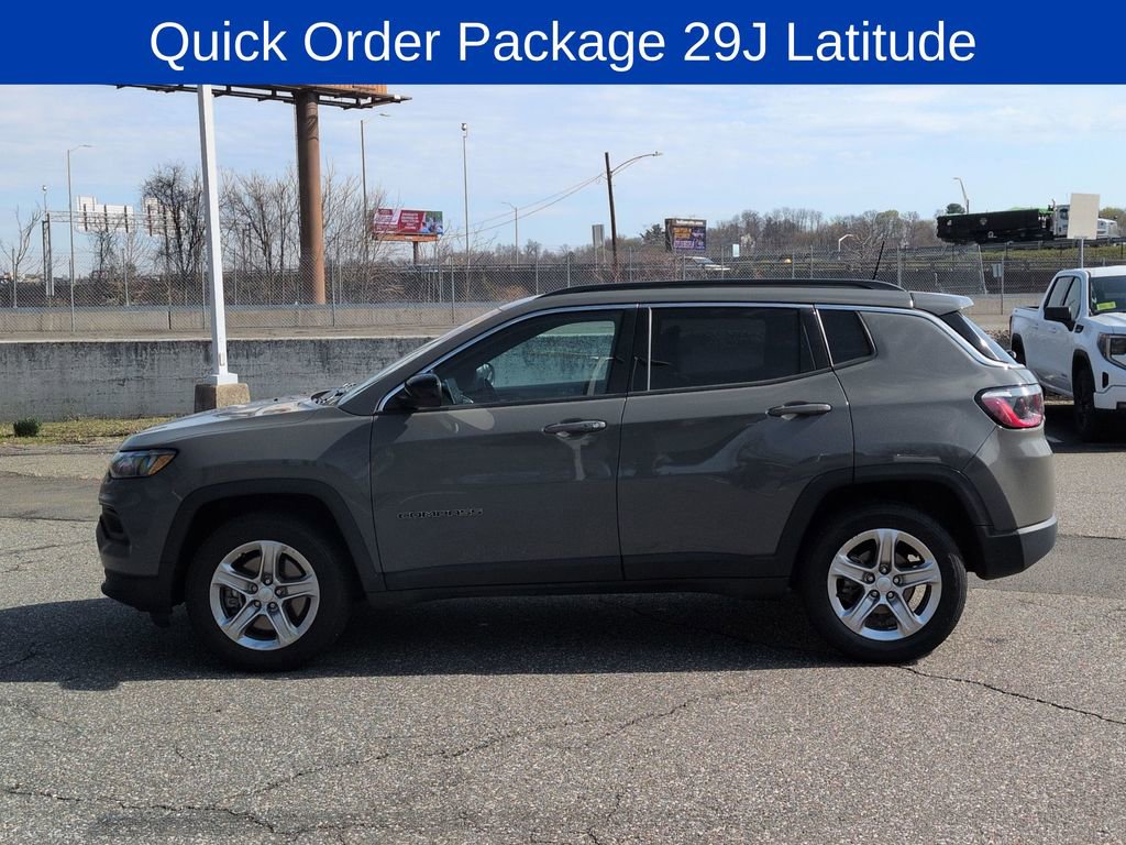 Used 2024 Jeep Compass Latitude image 6