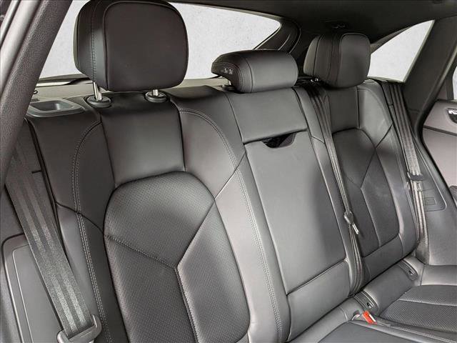 Certified 2025 Porsche Macan AWD/4WD image 22