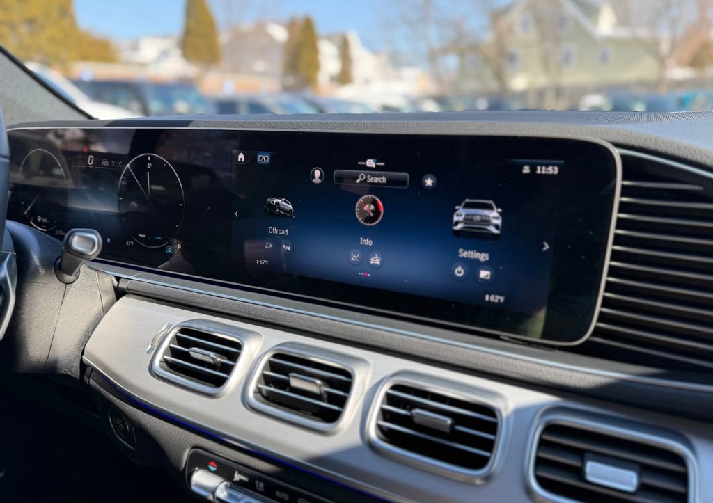 Used 2025 Mercedes-Benz GLE 350 4MATIC image 29