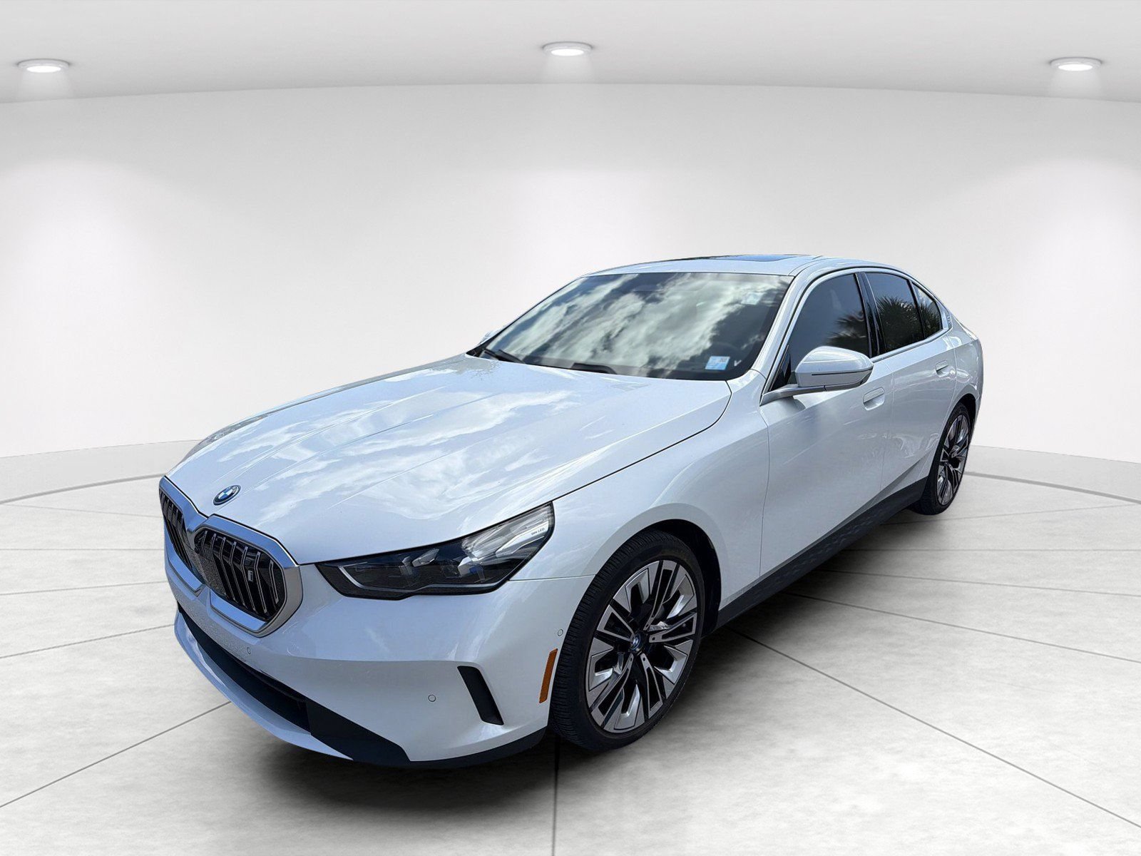 Certified 2025 BMW i5 M60 w/ Premium Package AWD/4WD image 8