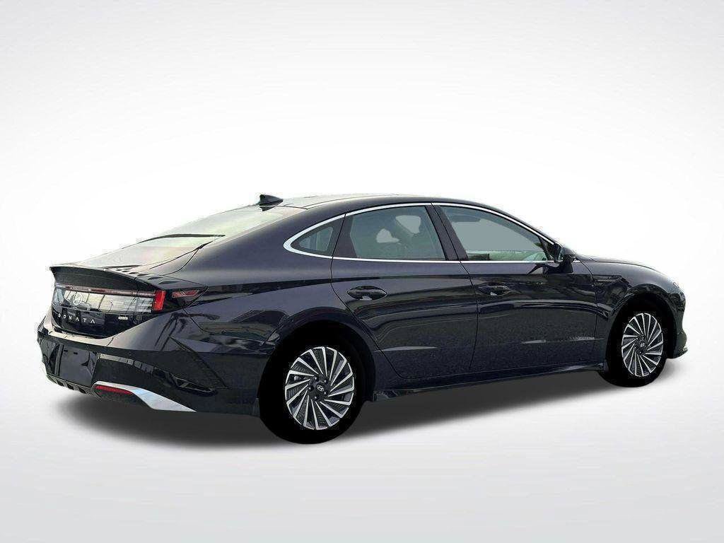 New 2026 Hyundai Sonata Limited FWD image 8