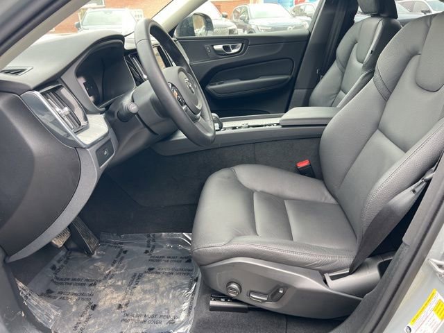 Certified 2025 Volvo XC60 B5 Plus image 27