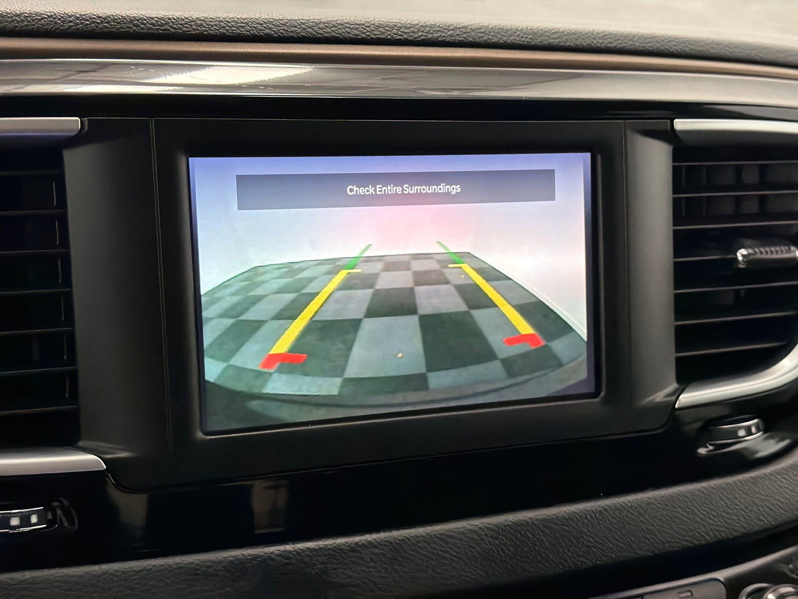 Used 2022 Chrysler Voyager LX image 27