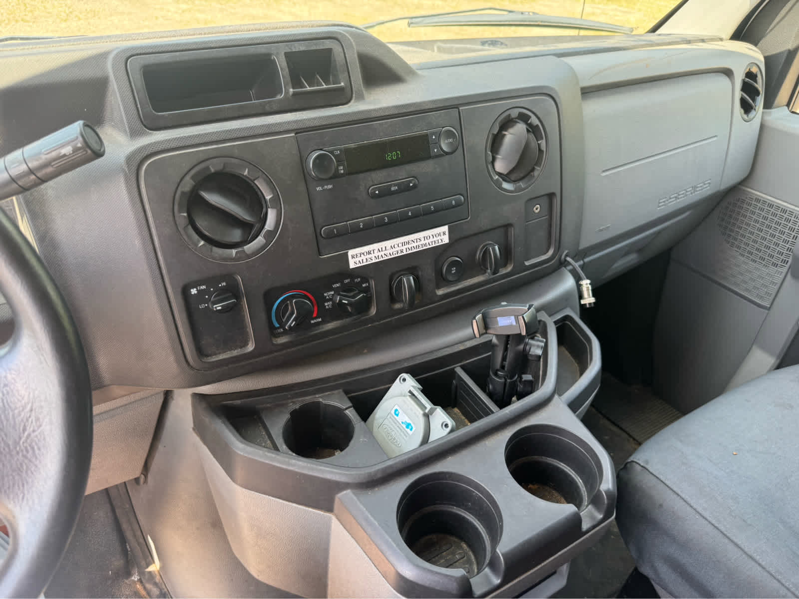 Used 2018 Ford E-450 and Econoline 450 Super Duty w/ Power Windows & Locks Group RWD image 18