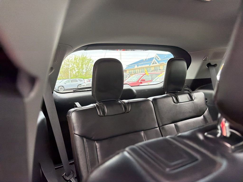 Used 2024 Ford Explorer Limited AWD/4WD image 15