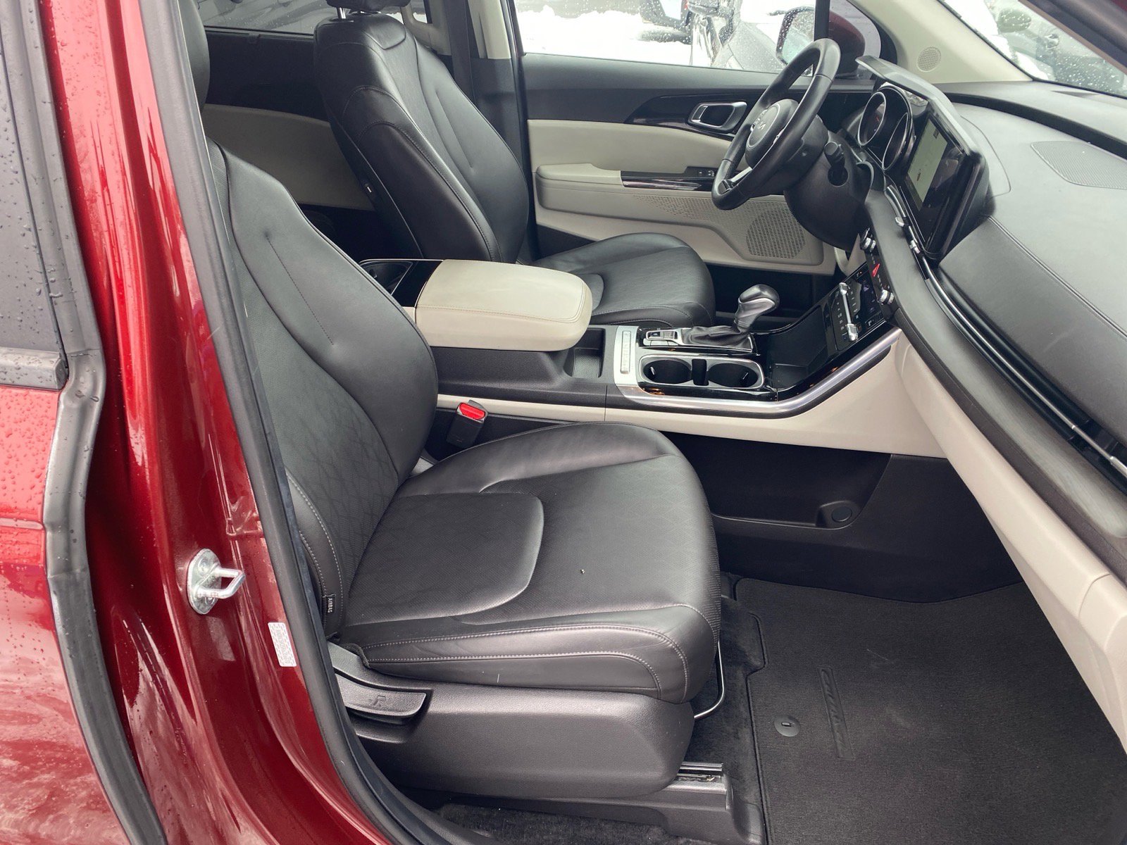 Certified 2024 Kia Carnival EX image 23