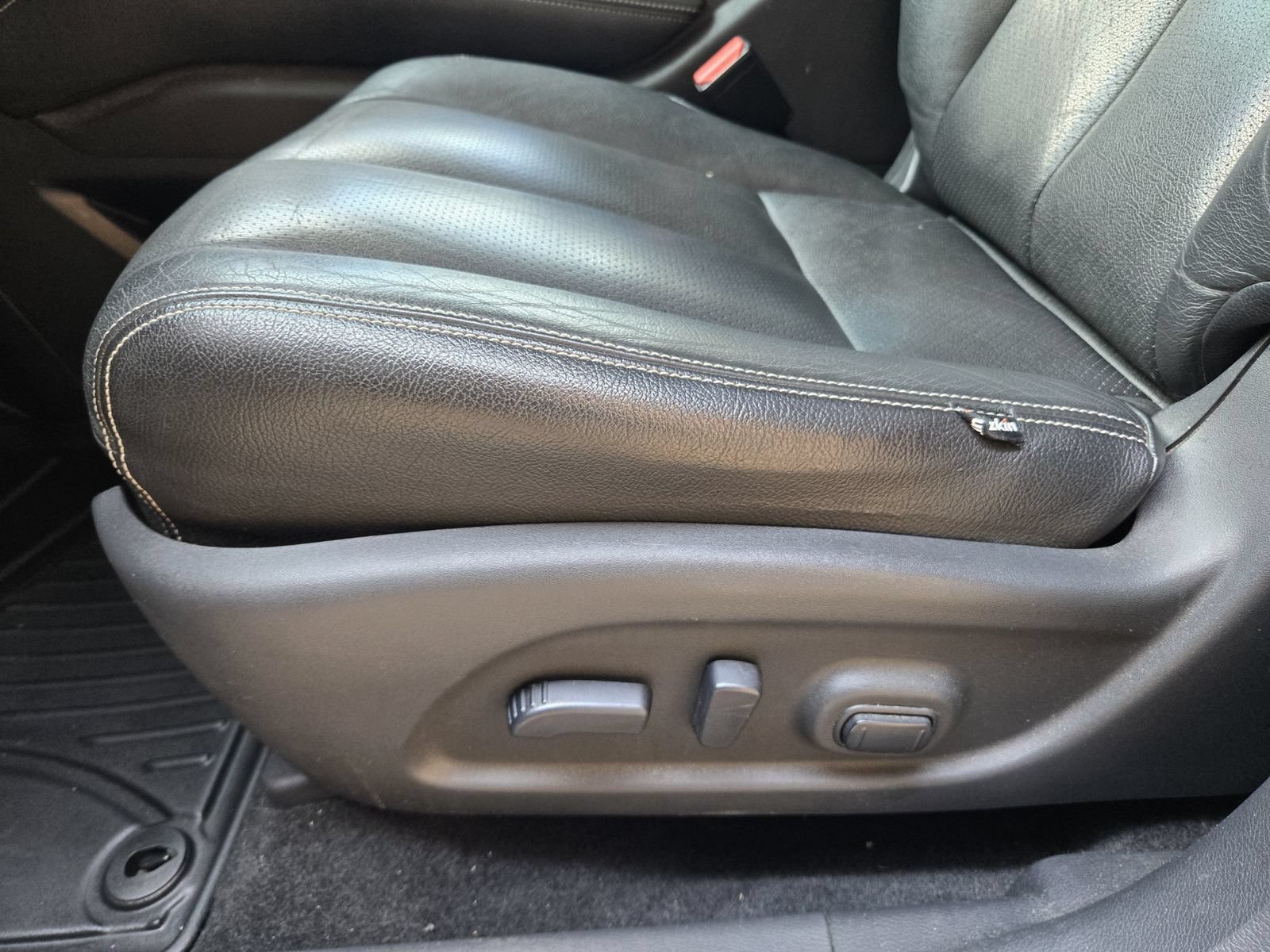 Used 2015 Nissan Murano SV w/ Premium Package FWD image 24