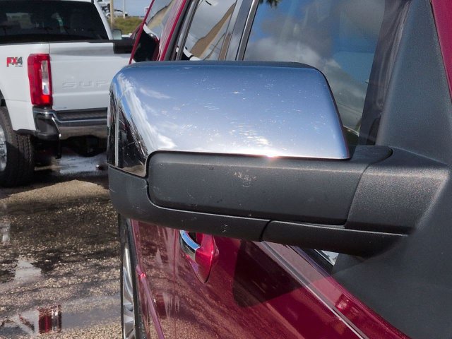 Used 2017 Lincoln Navigator Select RWD image 12