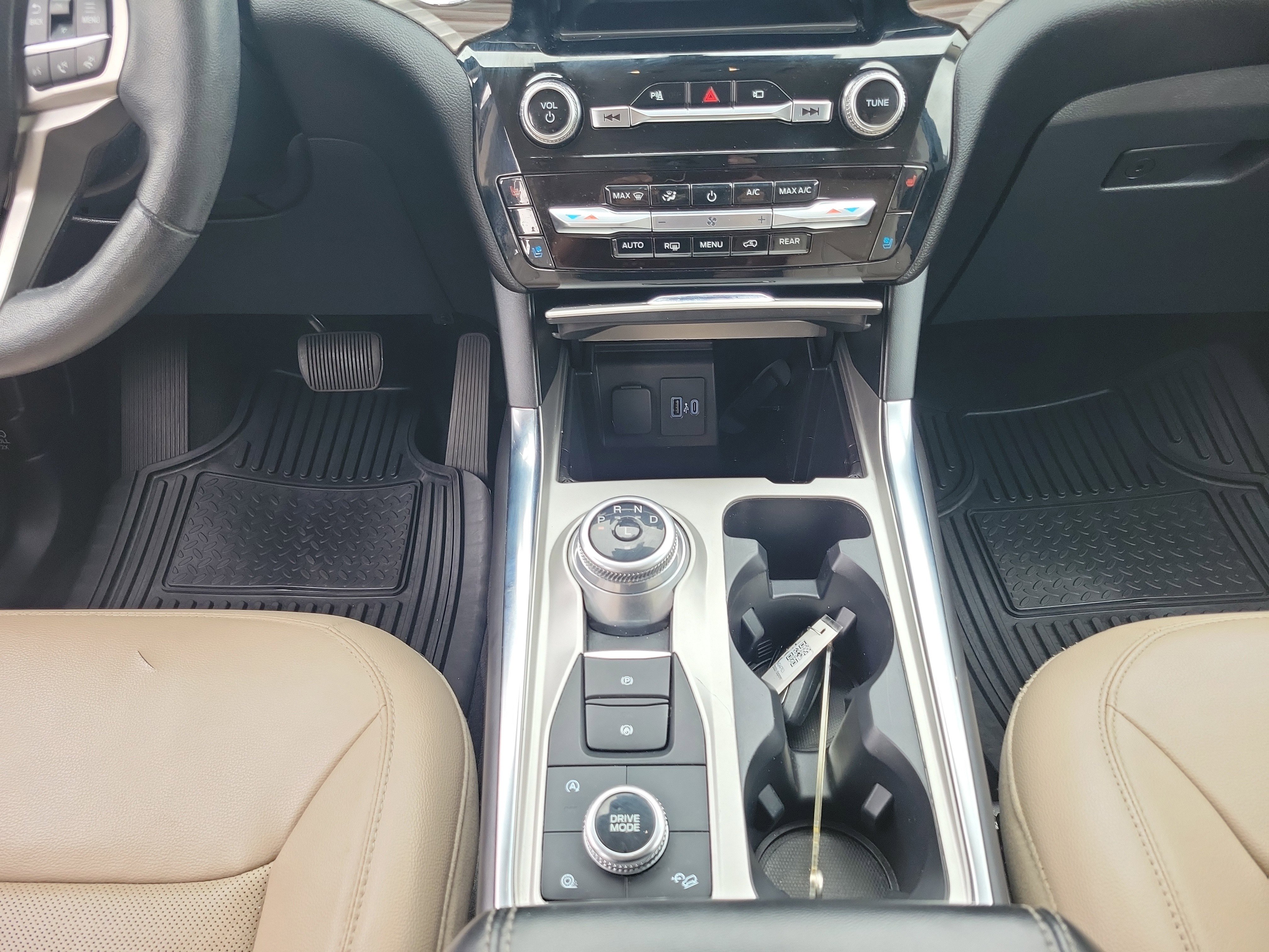 Used 2022 Ford Explorer Limited image 21