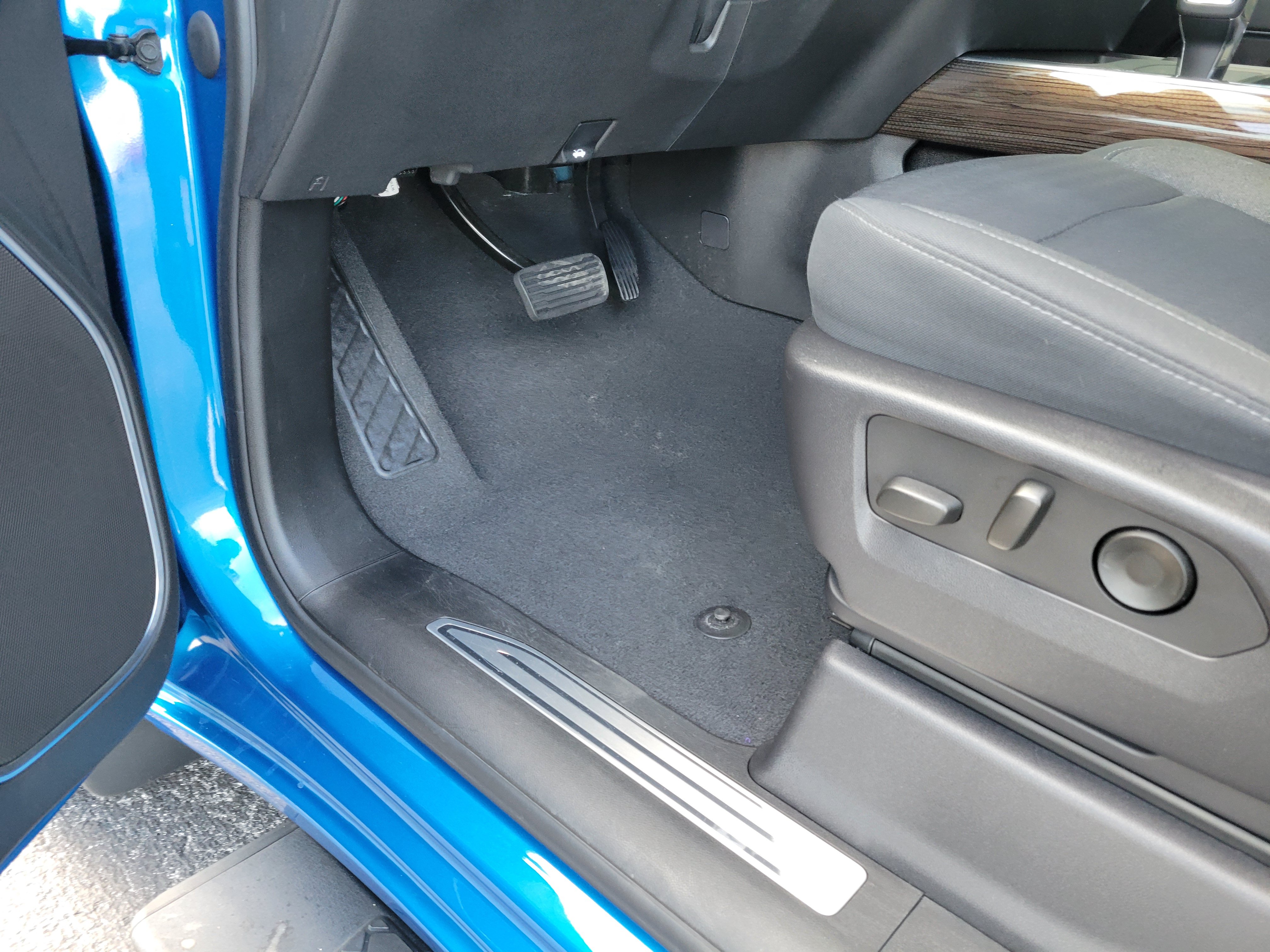 Certified 2023 Chevrolet Silverado 1500 RST RWD image 24
