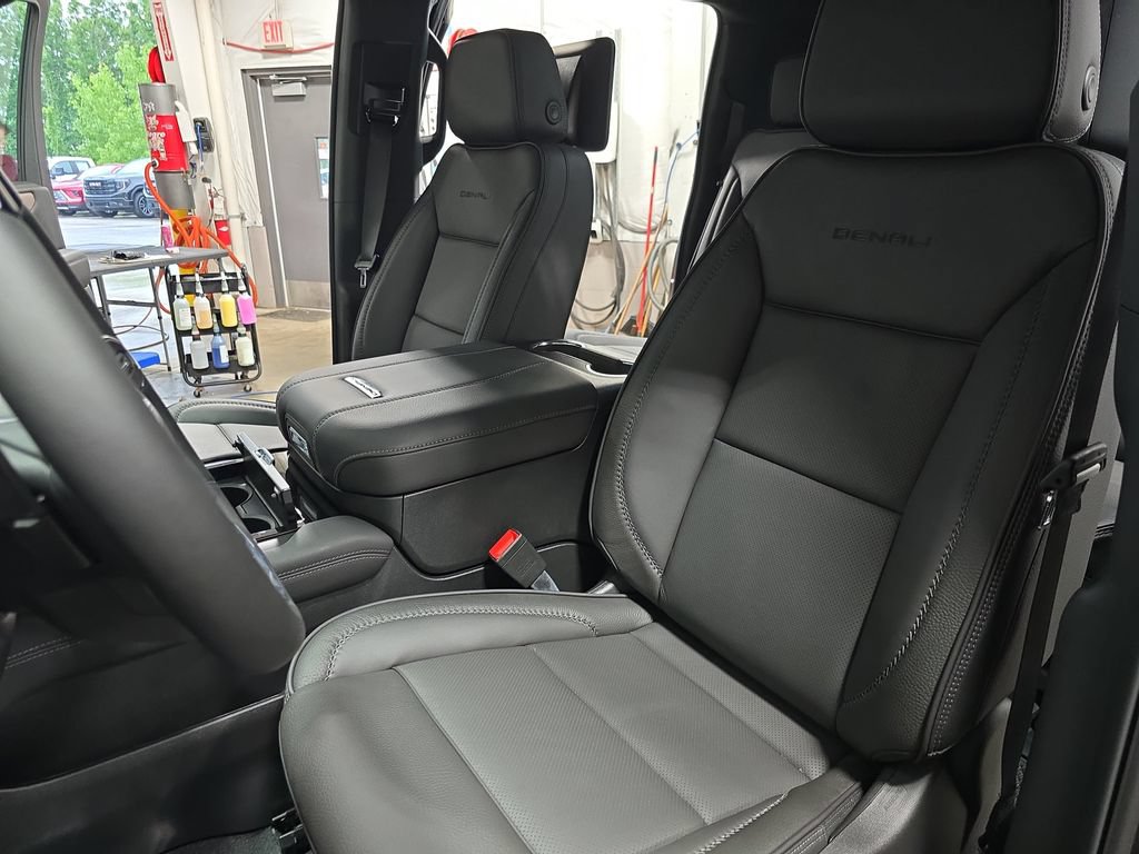 New 2026 GMC Yukon XL Denali w/ Advanced Technology Package AWD/4WD image 16