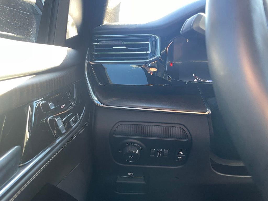 Used 2022 Jeep Grand Wagoneer Series II image 13