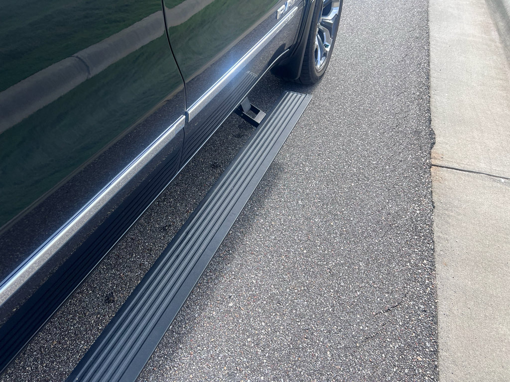 Used 2019 RAM 1500 Limited AWD/4WD image 16