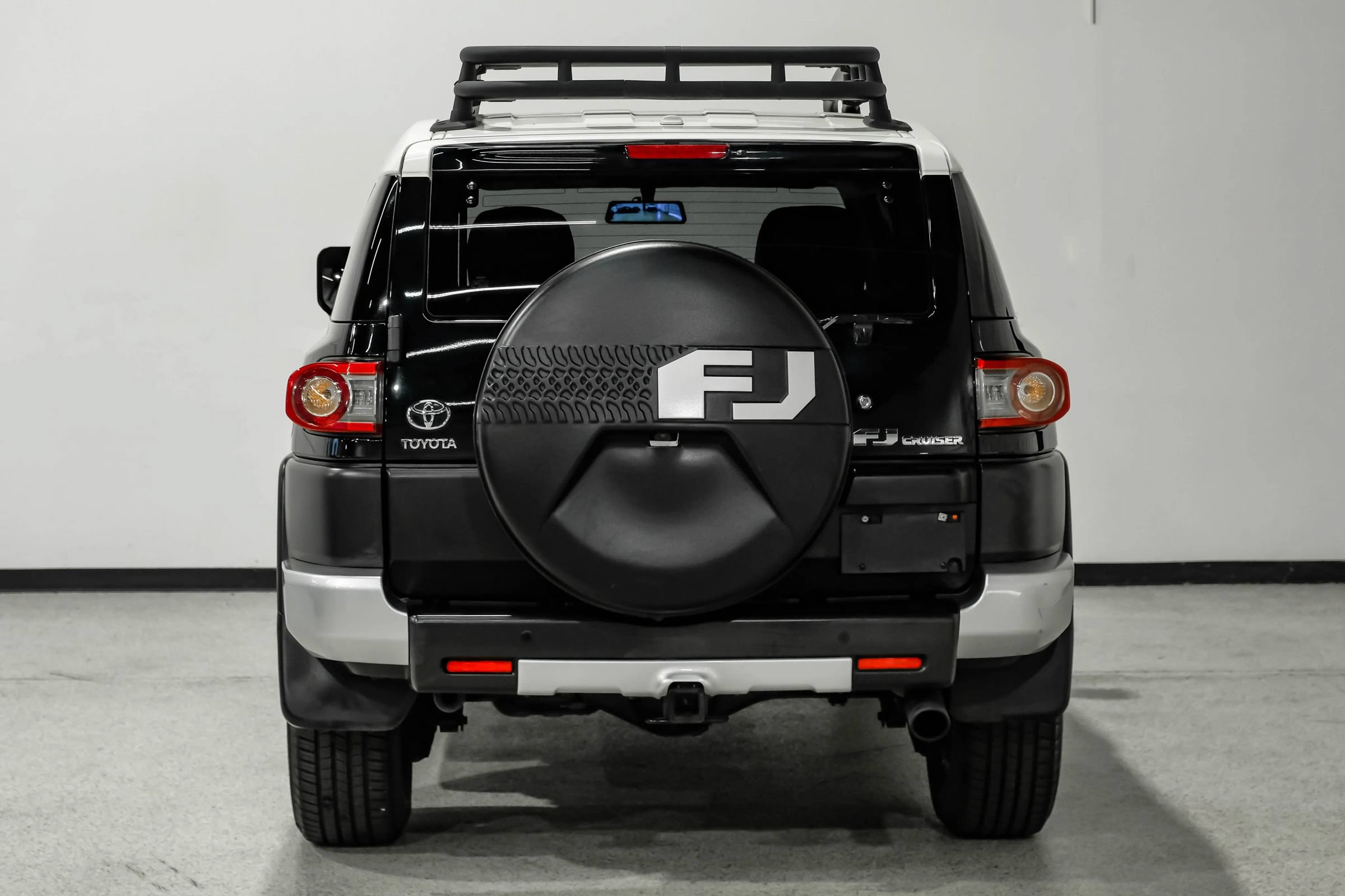 Used 2013 Toyota FJ Cruiser 4WD w/ Upgrade Pkg image 7
