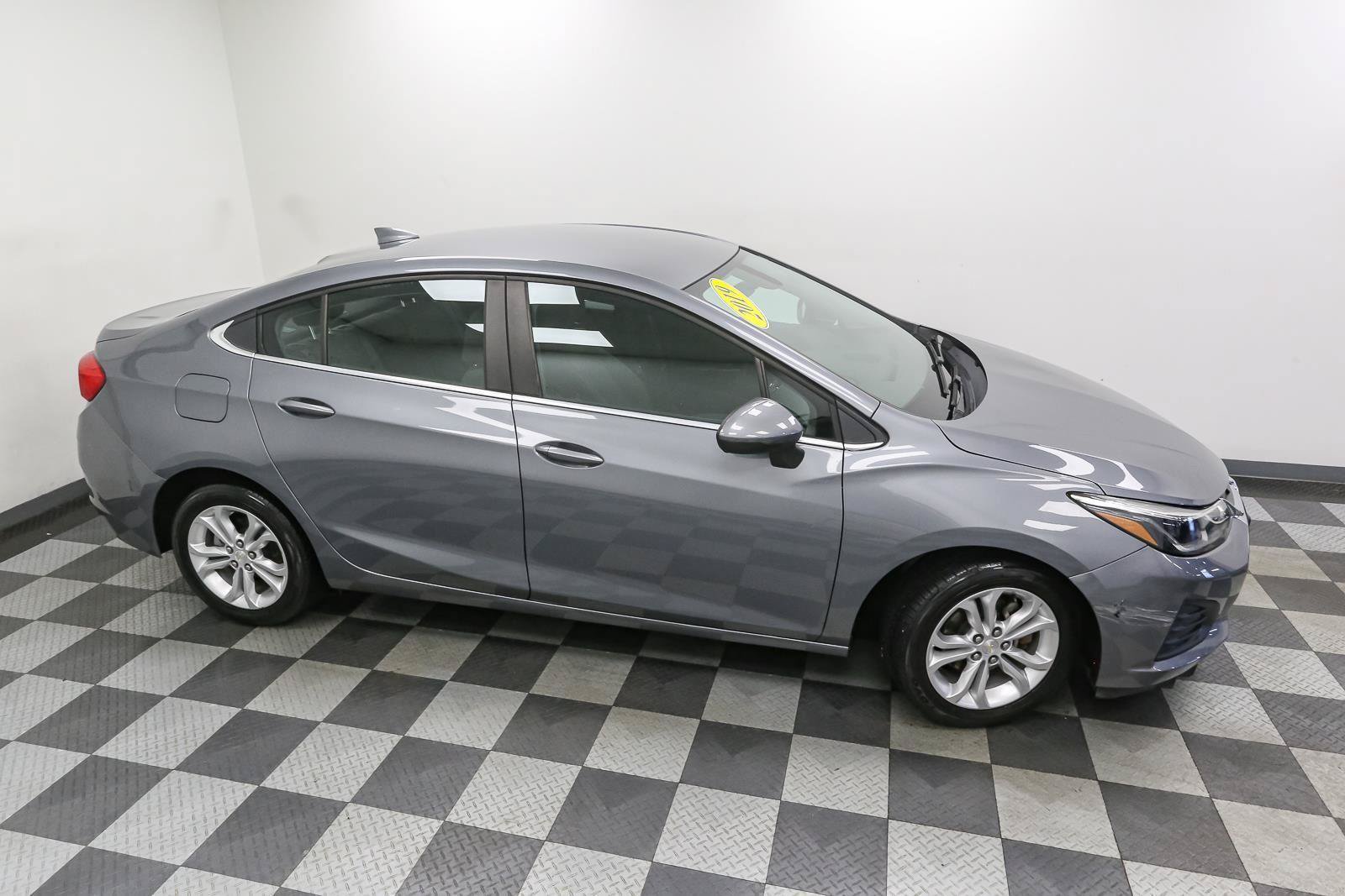 Used 2019 Chevrolet Cruze LT FWD image 5
